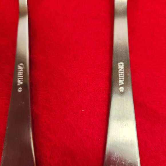 Oneida Serving Spoons Set of 2 Mooncrest Pattern 8" Long - Picture 6 of 6